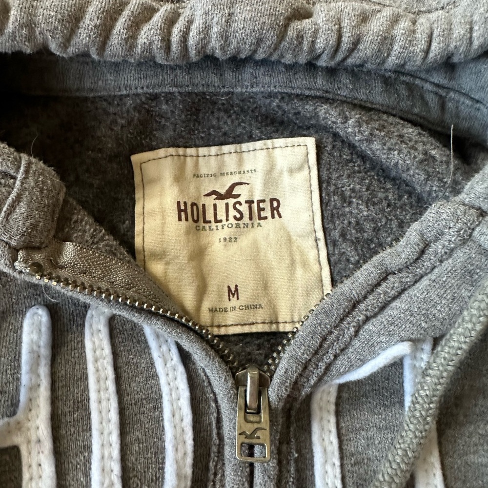 Hollister Heather Gray Hoodie - Picture 3 of 3